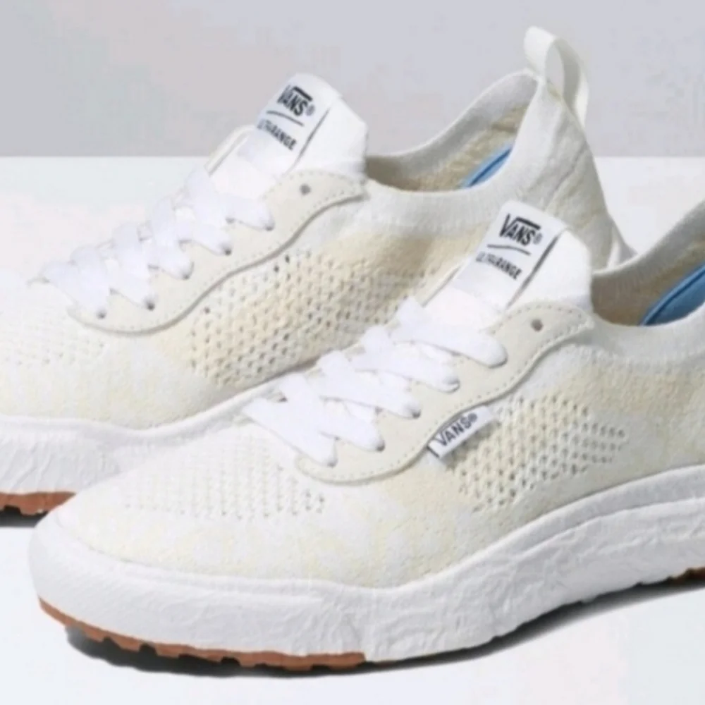 Vans UltraRange VR3 Skate Shoes womens Sneakers Color:True White New